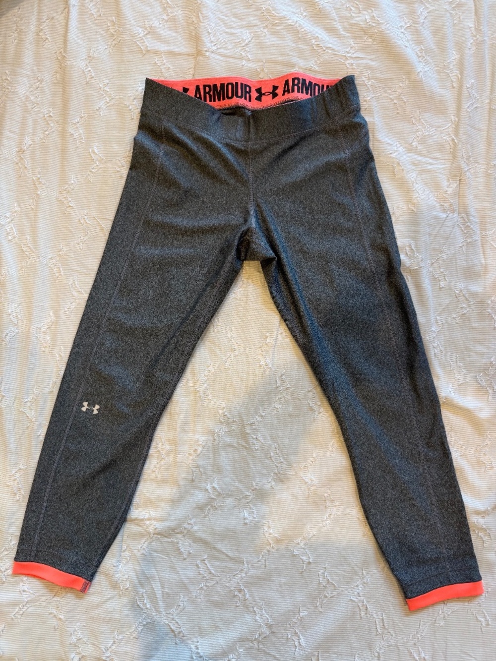Under Armour Women’s Calf Length Workout Pants, Size Large